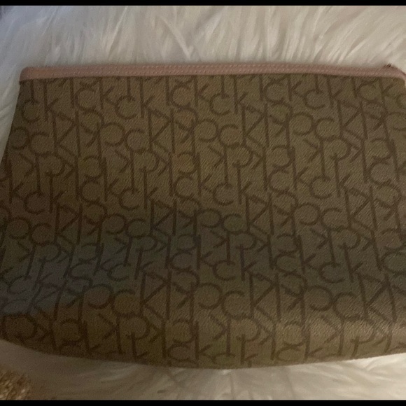 Calvin Klein Makeup Bag - Picture 3 of 6